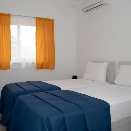 Apartamento Cerviola Etrin Court *