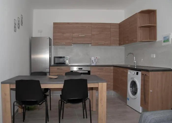 Cerviola Etrin Court * Marsaskala